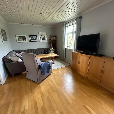 Stort Hus Pa Fen I I Rolige Omgivelser *